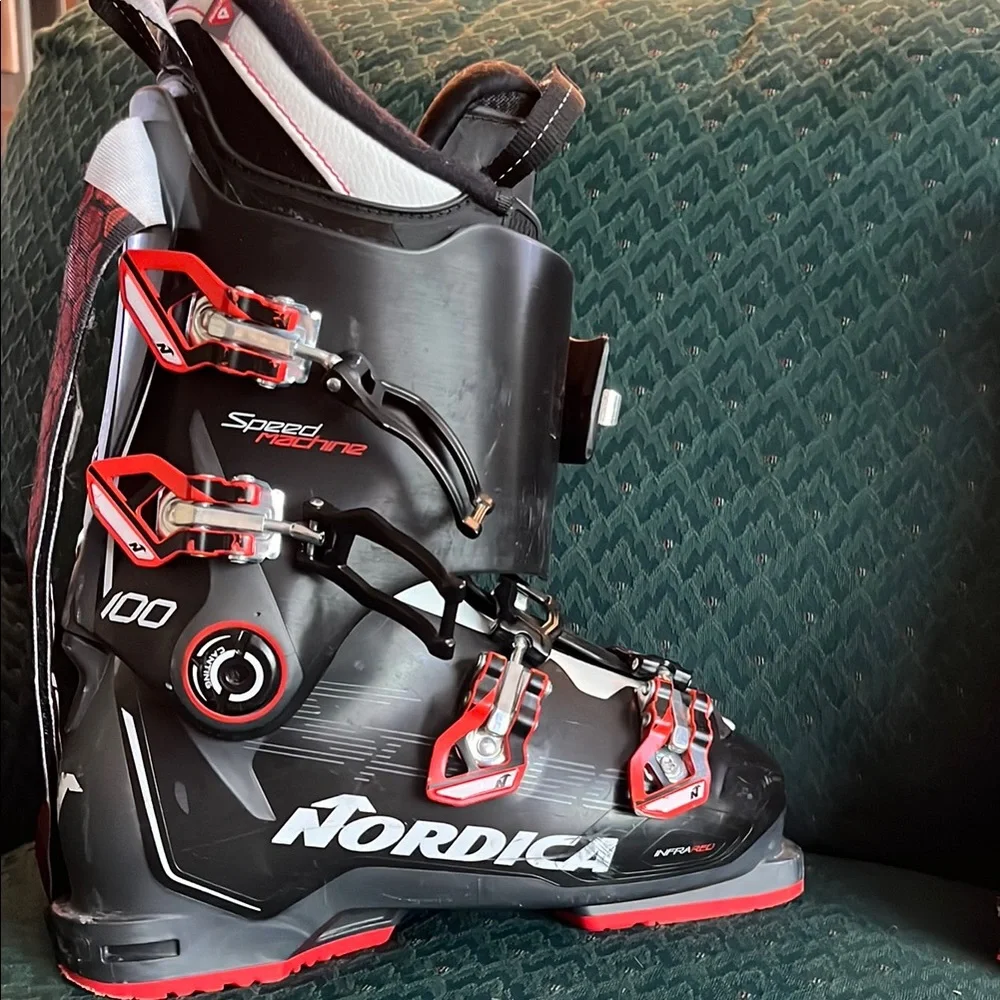 Men's Black Ski Boots